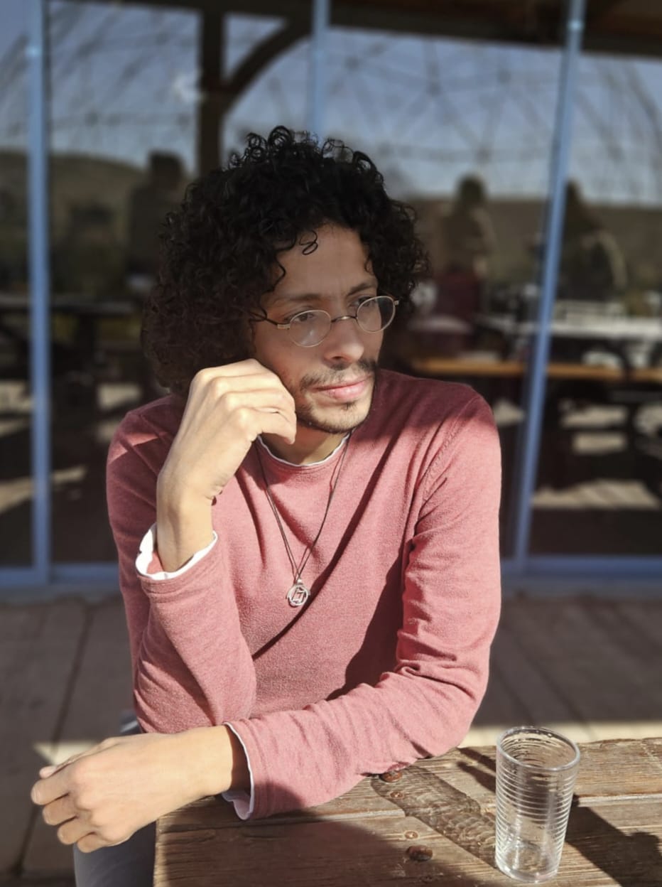 אדם רצון